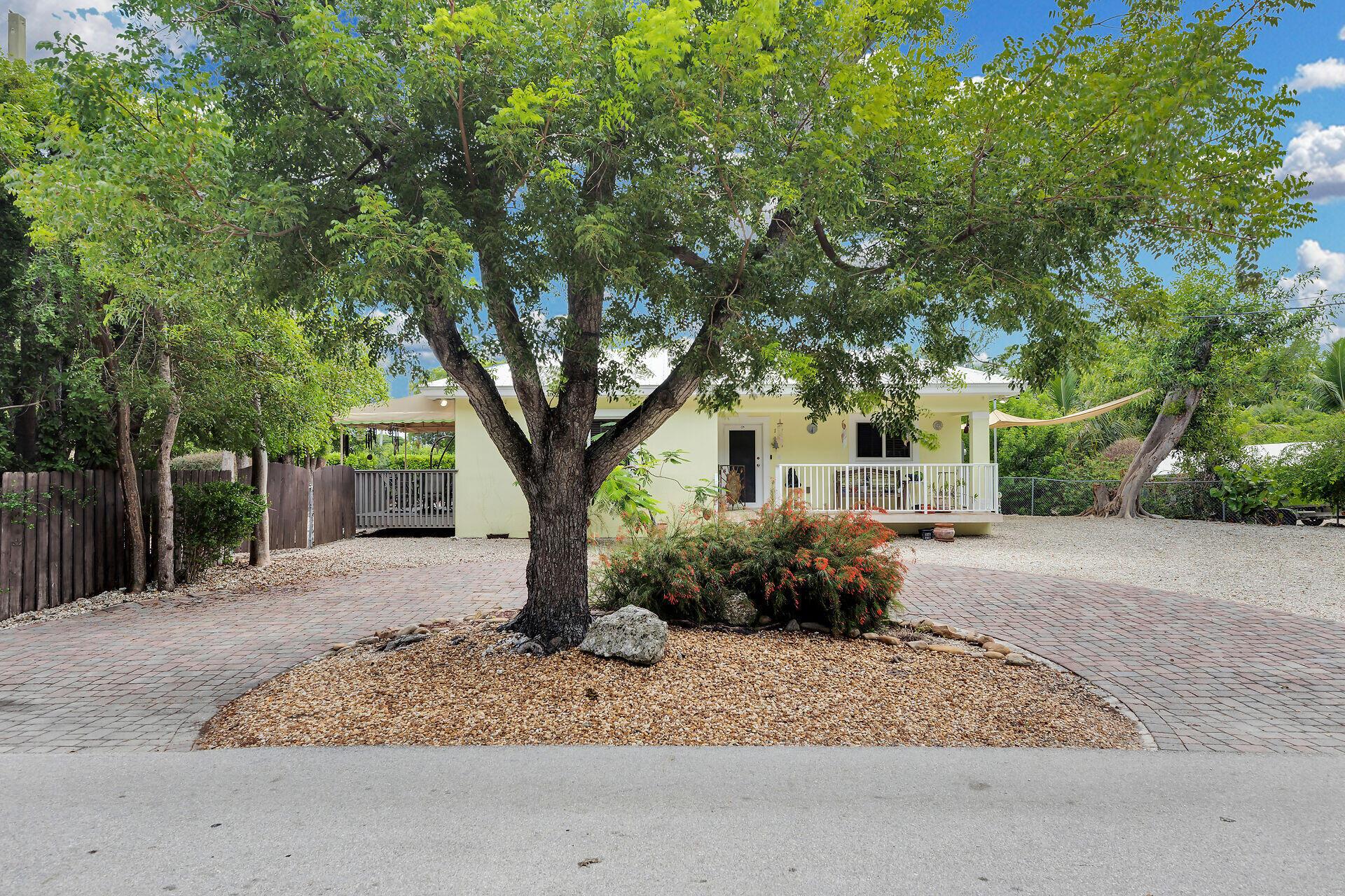 Image 2: virtual-tour-357493-01