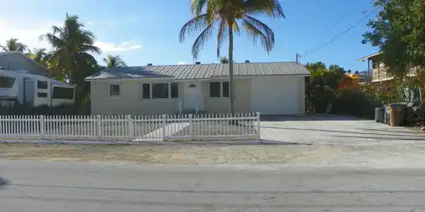 Image 2: Frontview