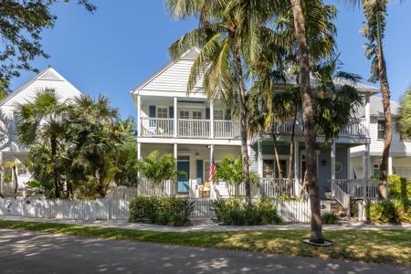2605 Gulfview Drive