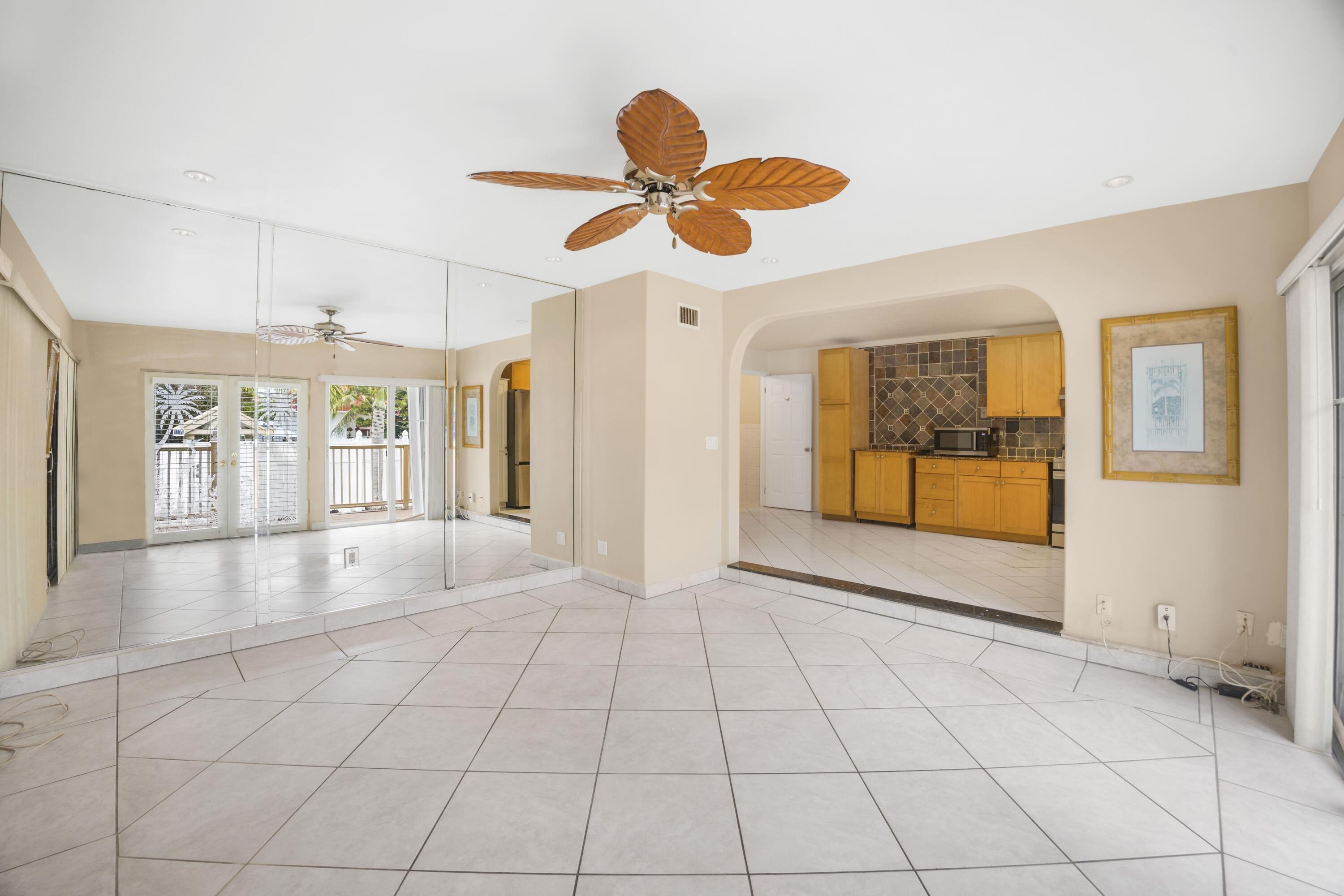 Image 3: Living Room