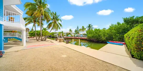 Image 4: Dock