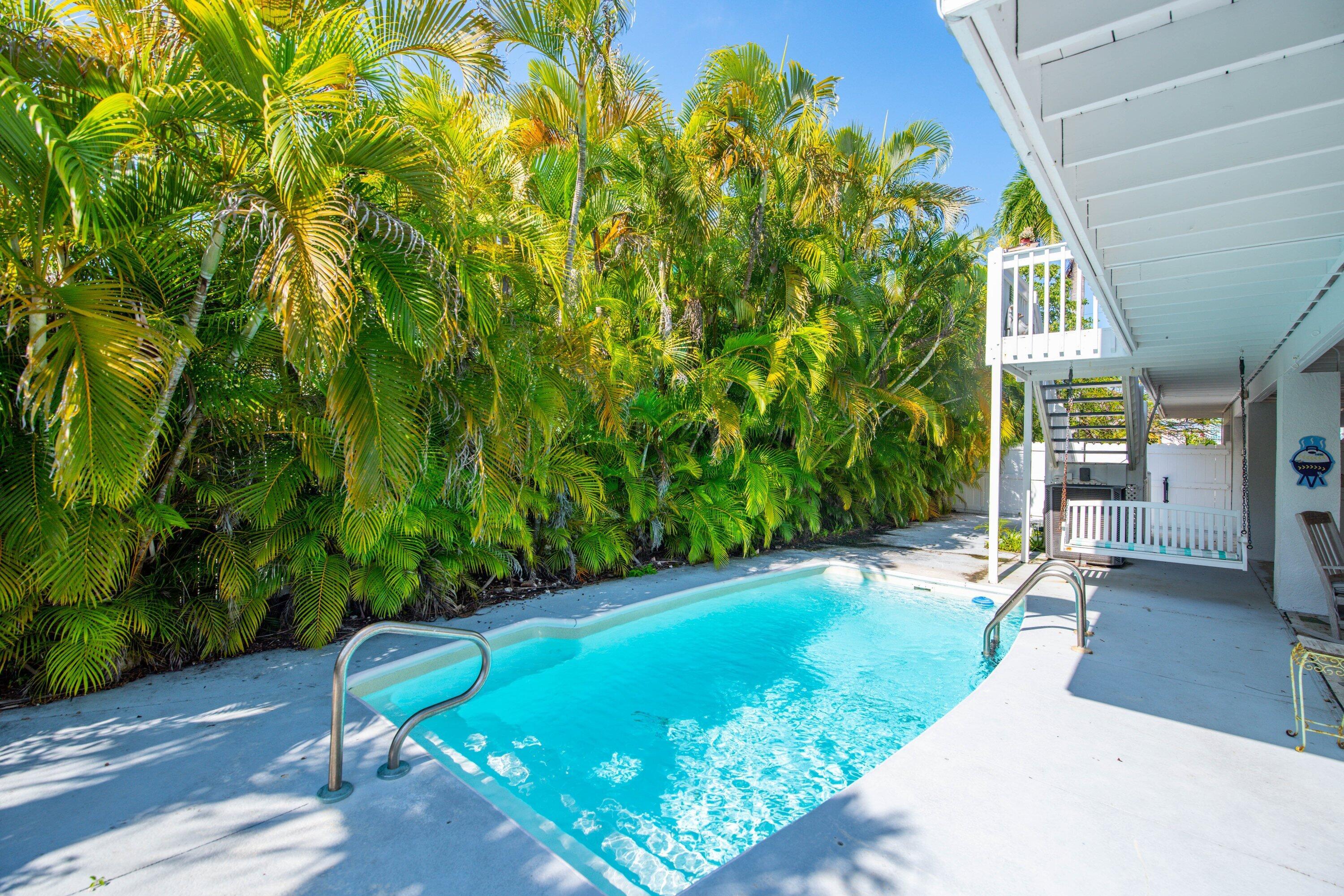 Image 3: 021-27426MartiniqueLane-RamrodKey-FL-330