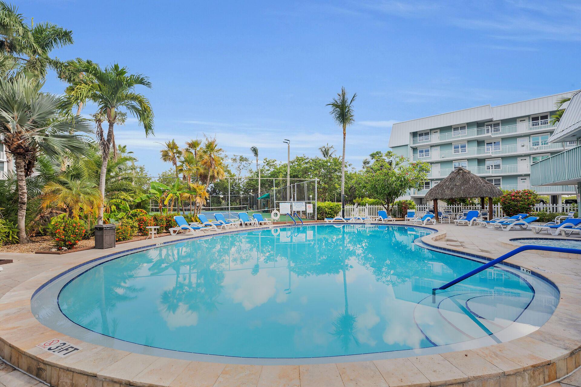 Image 2: 1901 S Roosevelt Blvd 104N