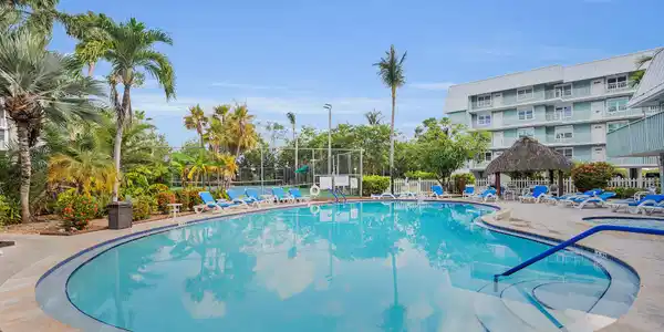 Image 2: 1901 S Roosevelt Blvd 104N