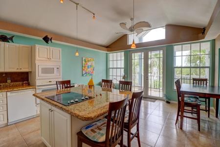88 Seaside N Court