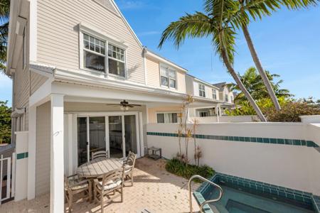 7021 Harbor Village Drive