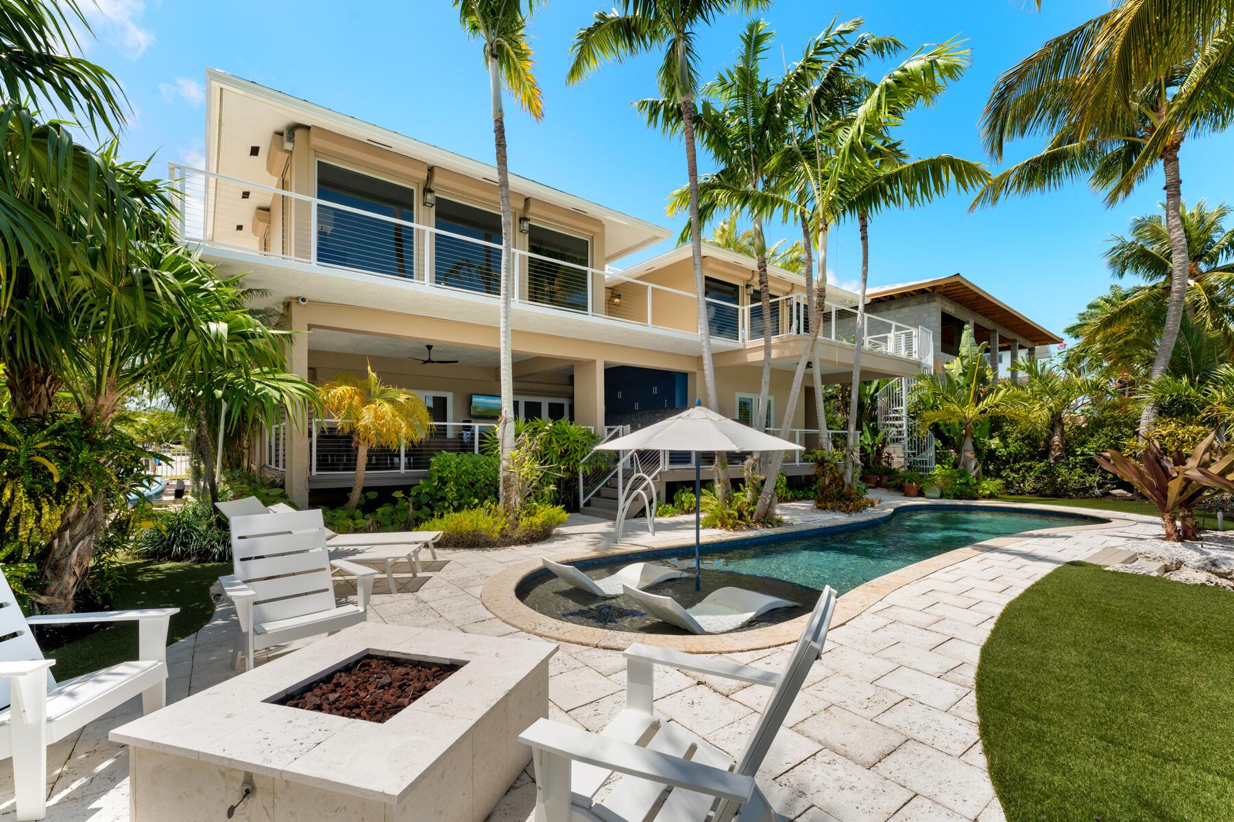 Image 2: Tavernier Creek Home