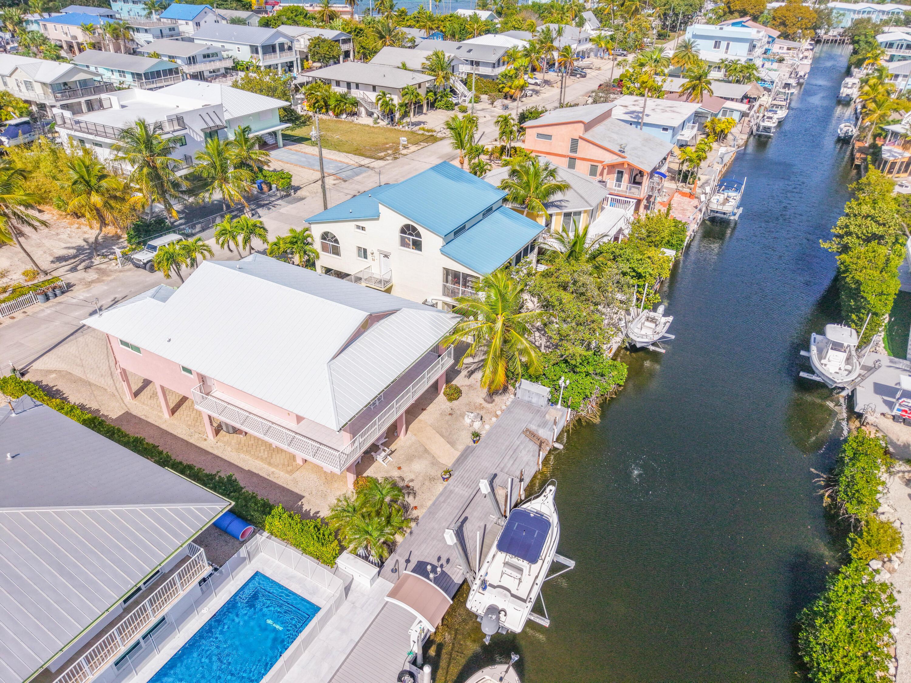 Image 3: 039-133ZaneGrayCreekDrive-Layton-FL-3300