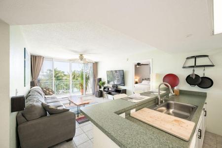 3675 Seaside Drive