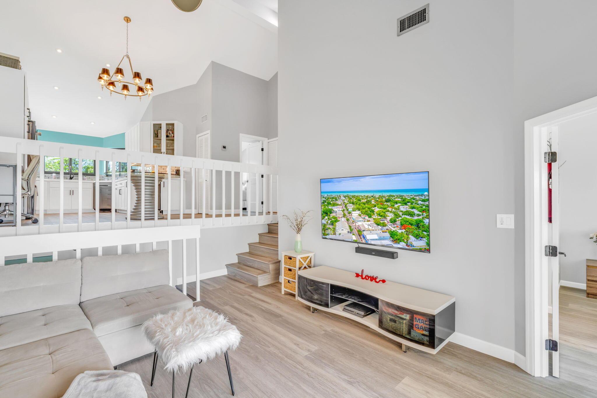 Image 3: Living Room