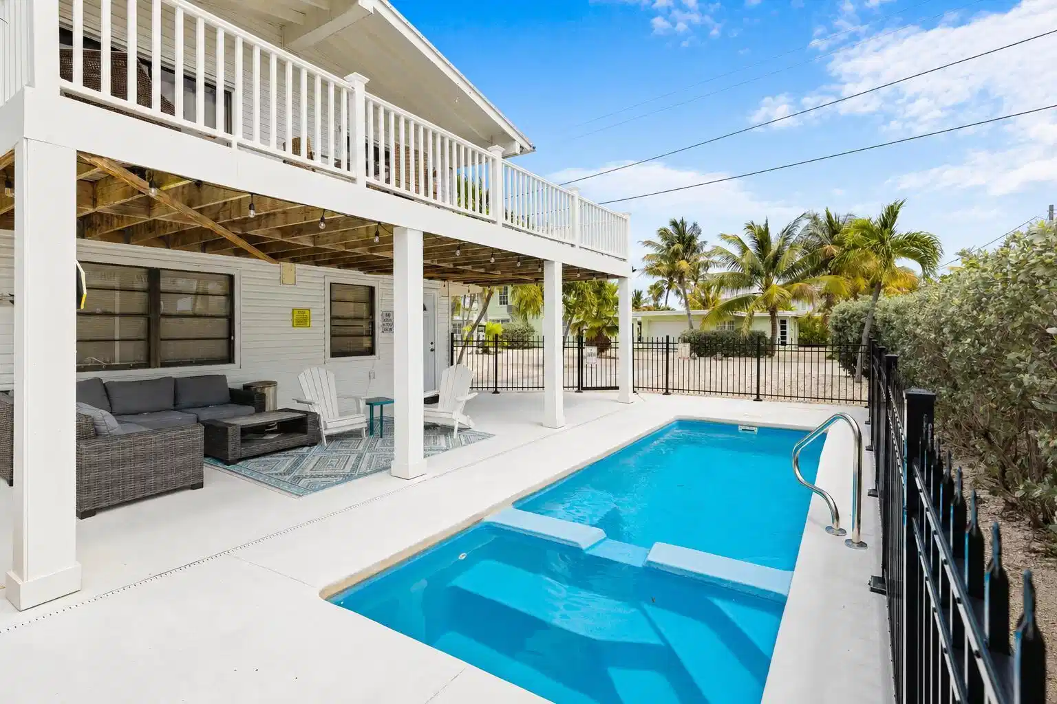 Image 1: Pool