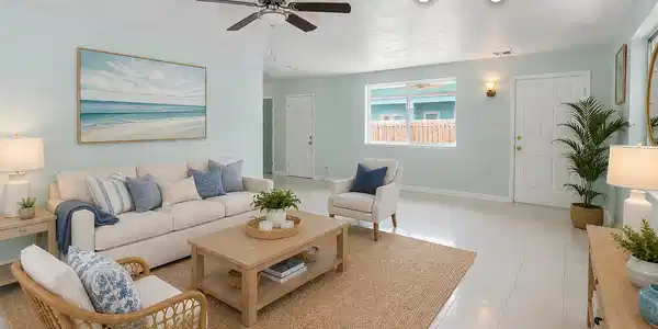 Image 4: staged 653 Colson living