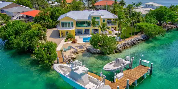 437 Harbour Drive