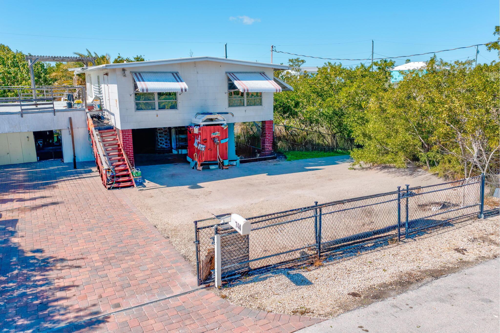 Image 2: Front of Home