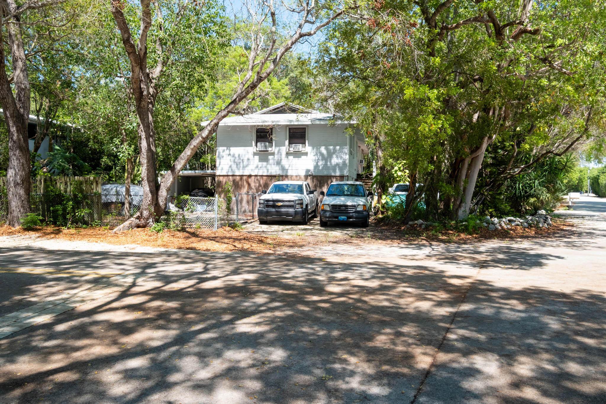 Image 2: 156 Monroe Drive