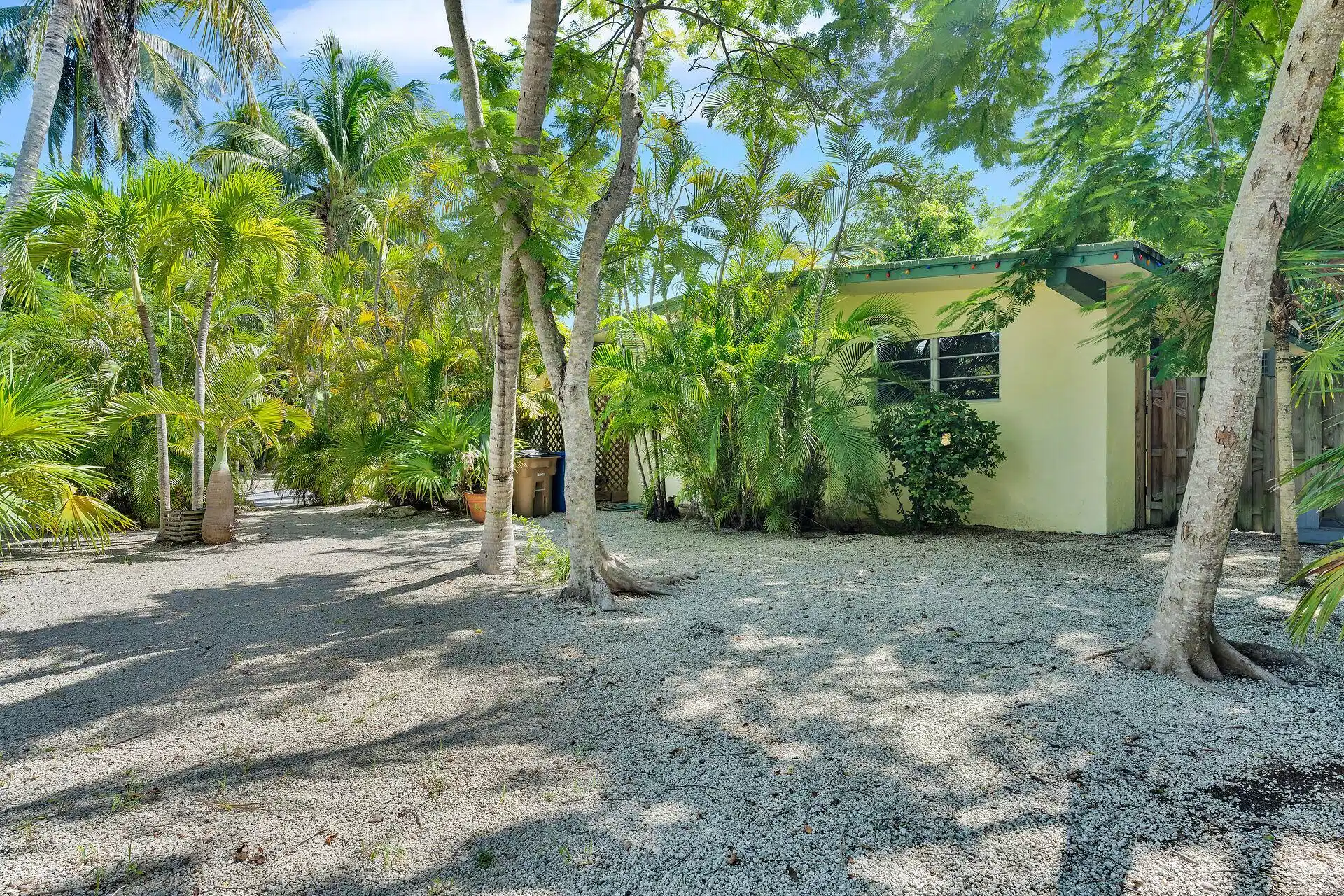 Image 1: FRONT OF HOME