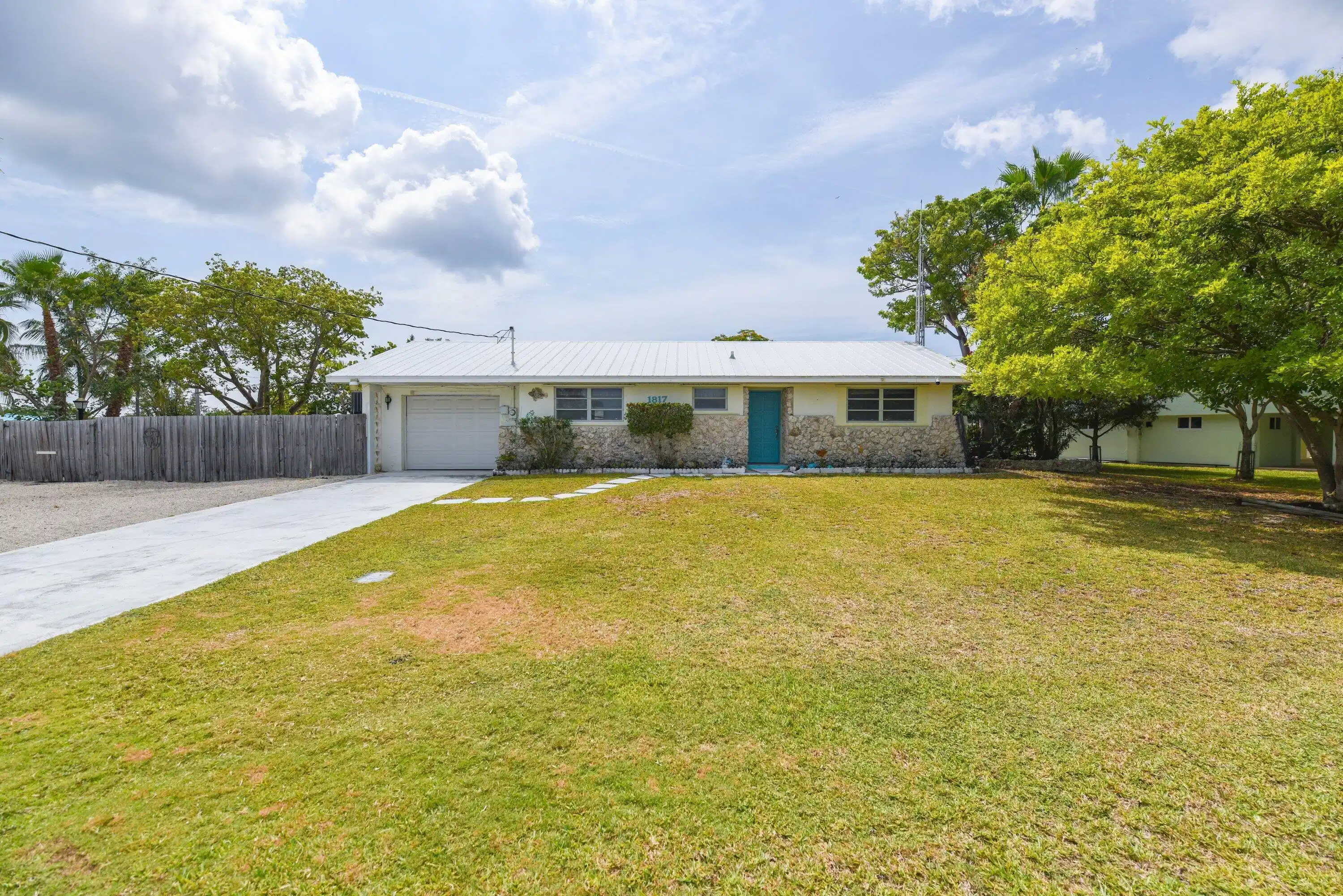 Image 1: 040-1817WatsonBoulevard-BigPineKey-FL-33