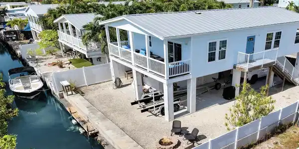 27 Barcelona Drive