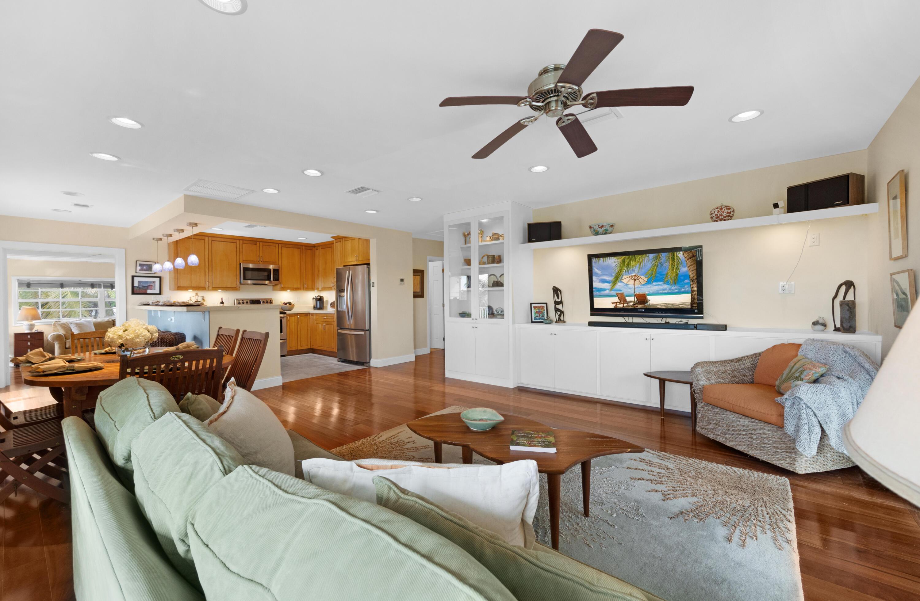 Image 2: Living Room