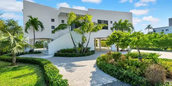 273 W Seaview Drive