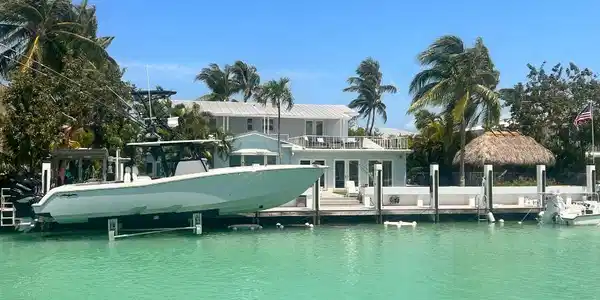 Image 2: New 20,000 Boat Lift
