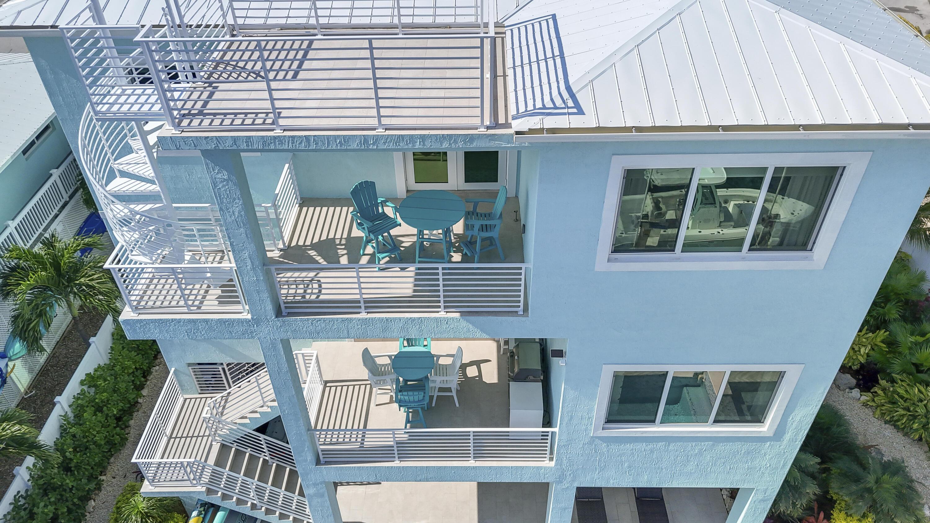 Image 4: 835 Gulf Dr (41) aerial of balconies