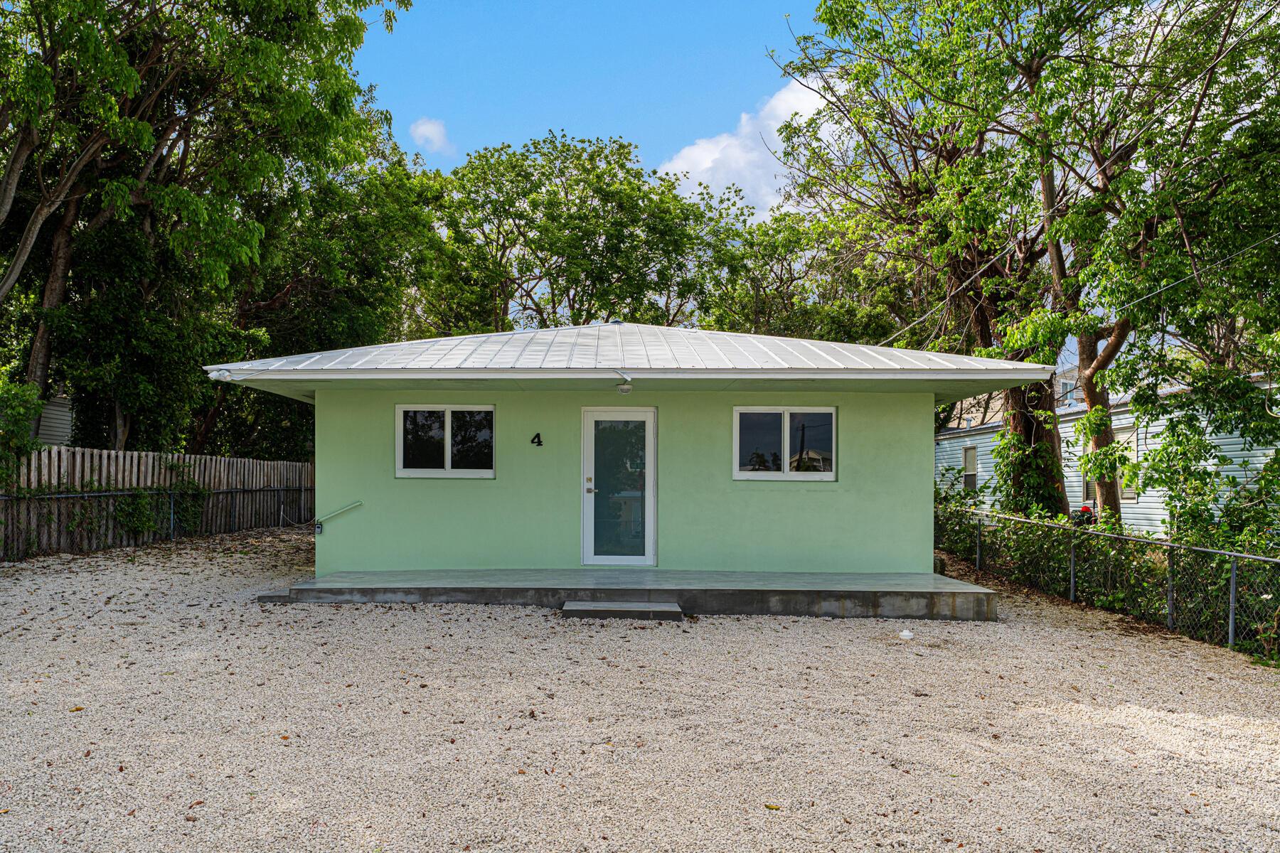 Image 3: Front of house
