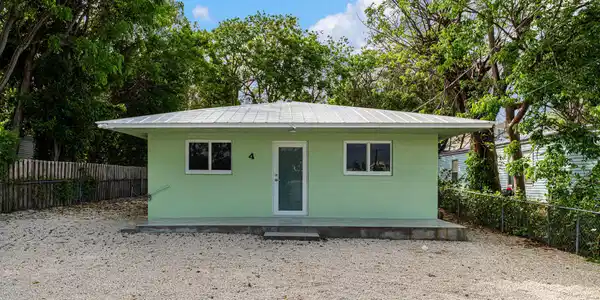 Image 3: Front of house