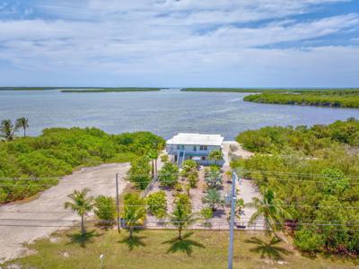 1427 Boca Chica Road