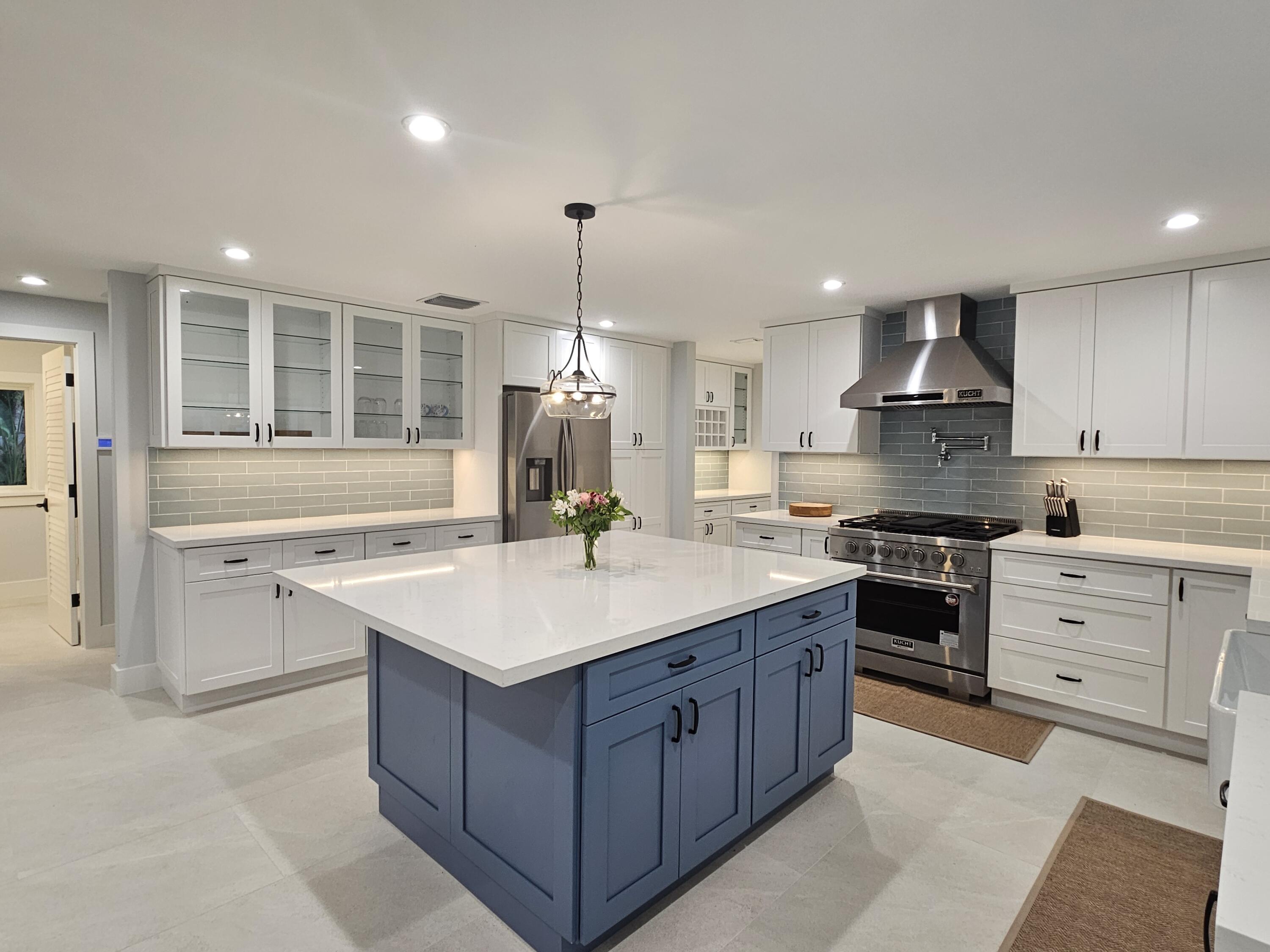 Image 3: kitchen