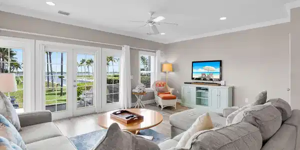 Image 4: Living Room with a View