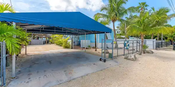 Image 3: 3-web-or-mls-347KingAve-3