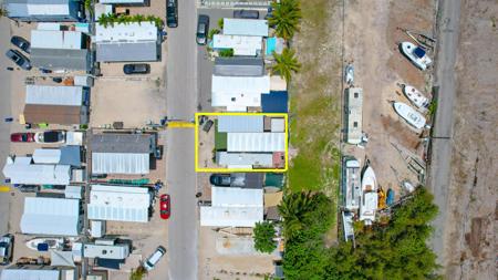 325 Calusa Street