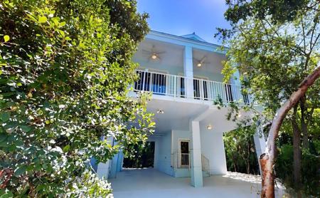 1025 Snapper Lane