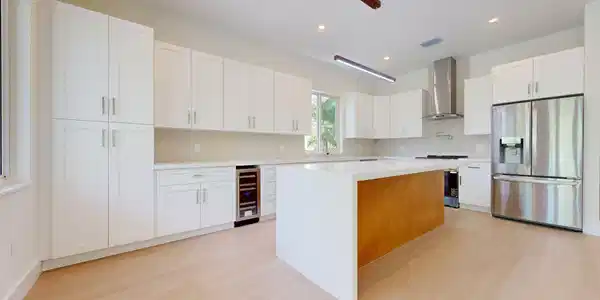 Image 3: 4