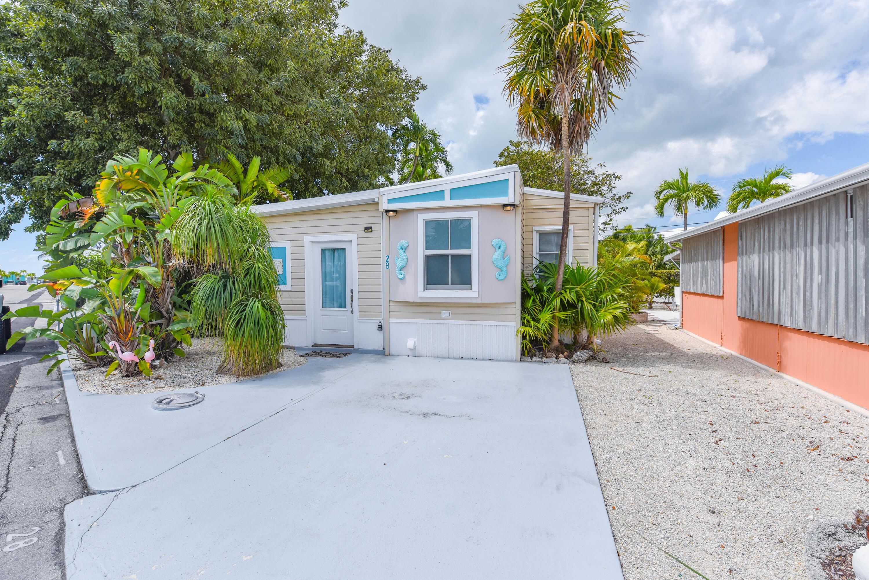 Image 2: 019-701SpanishMainDrive-unit28-CudjoeKey