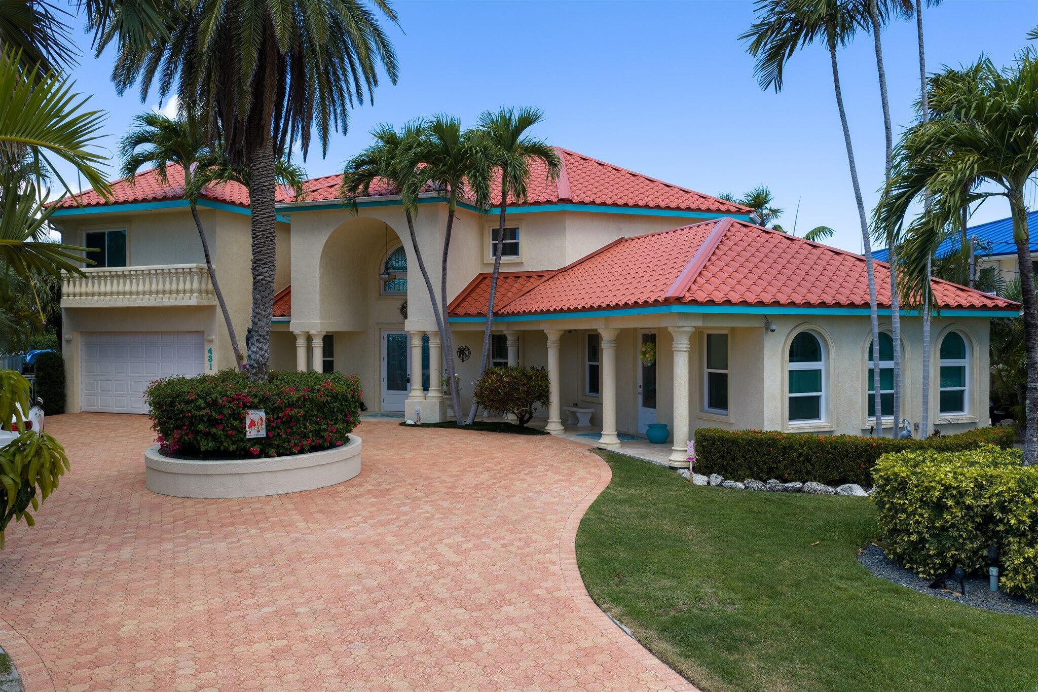 Image 4: Front Entrance