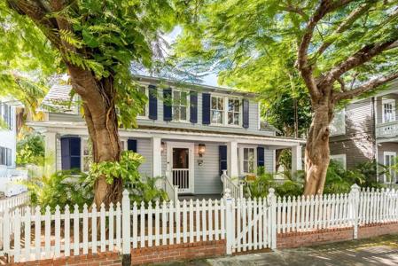 324 Elizabeth Street