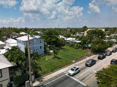 1903-5 Flagler Avenue
