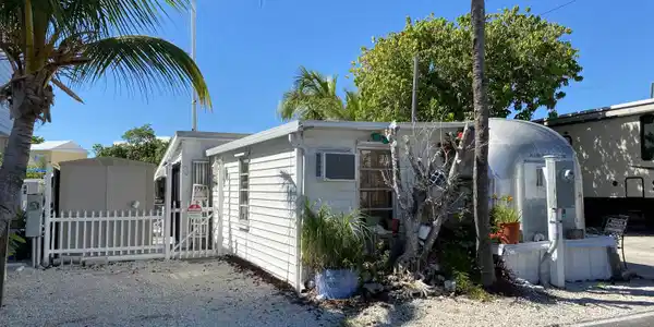 6099 Overseas Highway