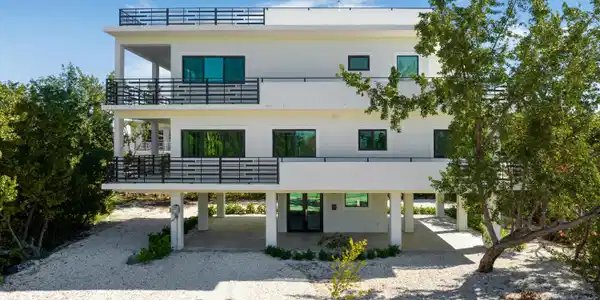 108 S Bahama Drive