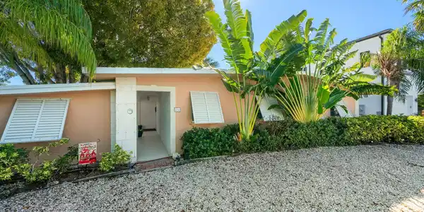 218 S Coconut Palm Boulevard