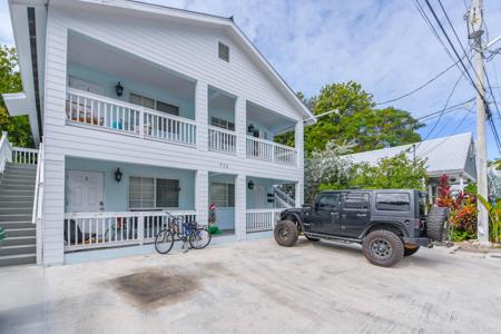 712 Galveston Lane