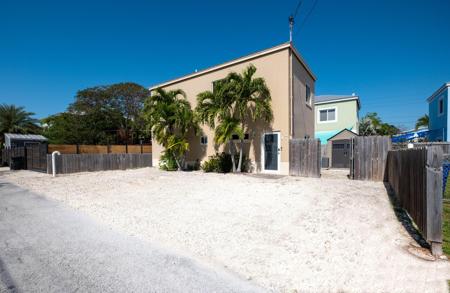 17 Coconut Drive
