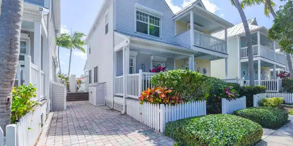 7020 Harbor Village Drive