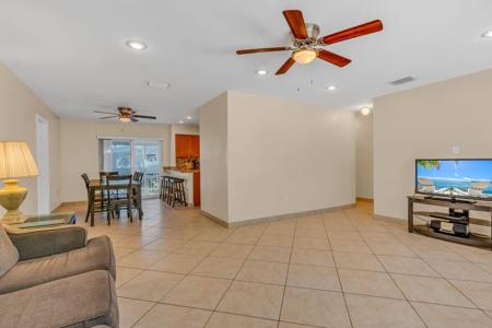921 La Paloma Road