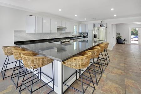 3015 Riviera Drive