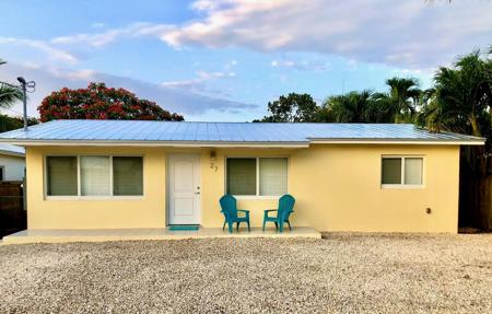 27 SE Marlin Avenue