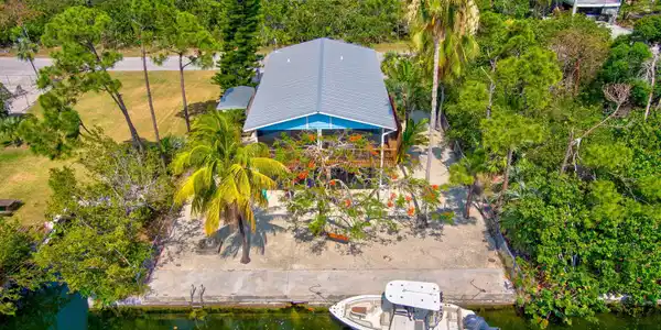1596 Buttonwood Drive