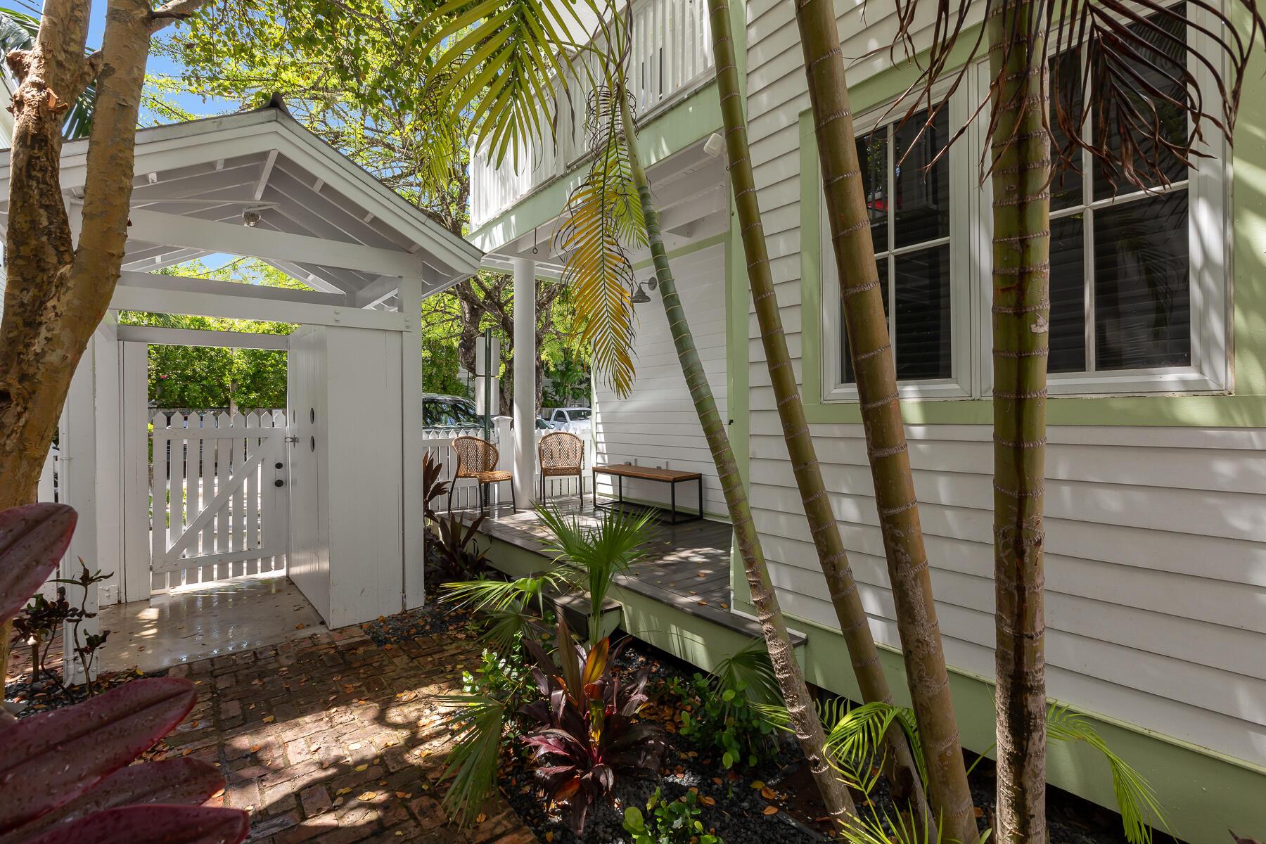 Image 2: 1011 SIMONTON ST #1 WEB-3